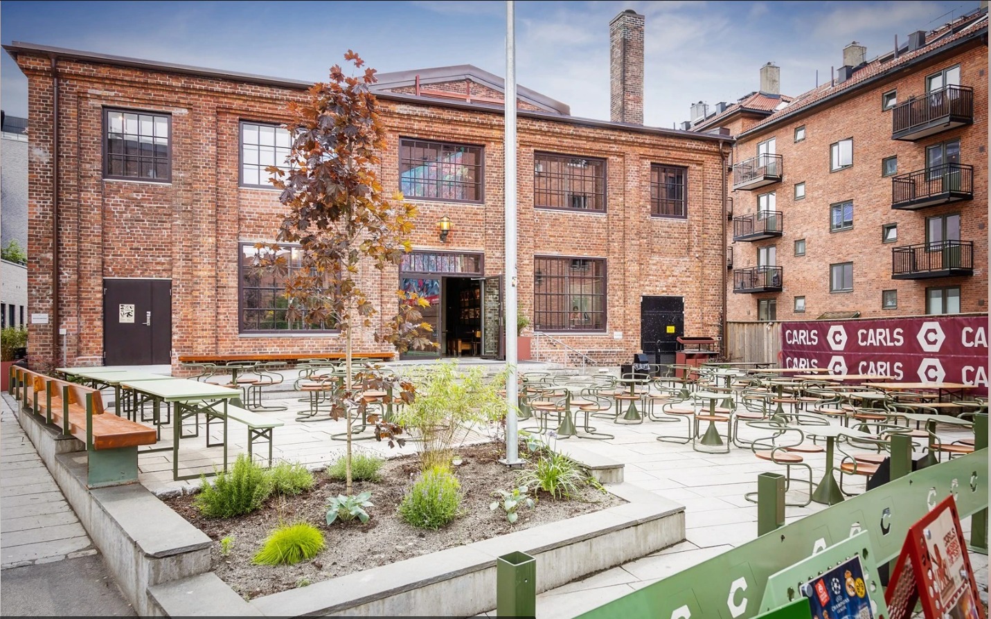 Nye Carls med stor servering 